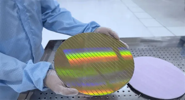 To Compete with TSMC, Samsung Slashes 2nm Wafer Foundry Price to $20,000